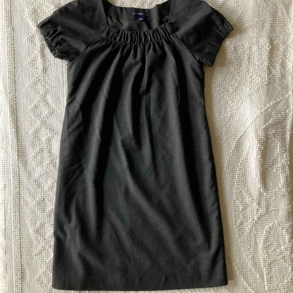 The Gap size s grey dress